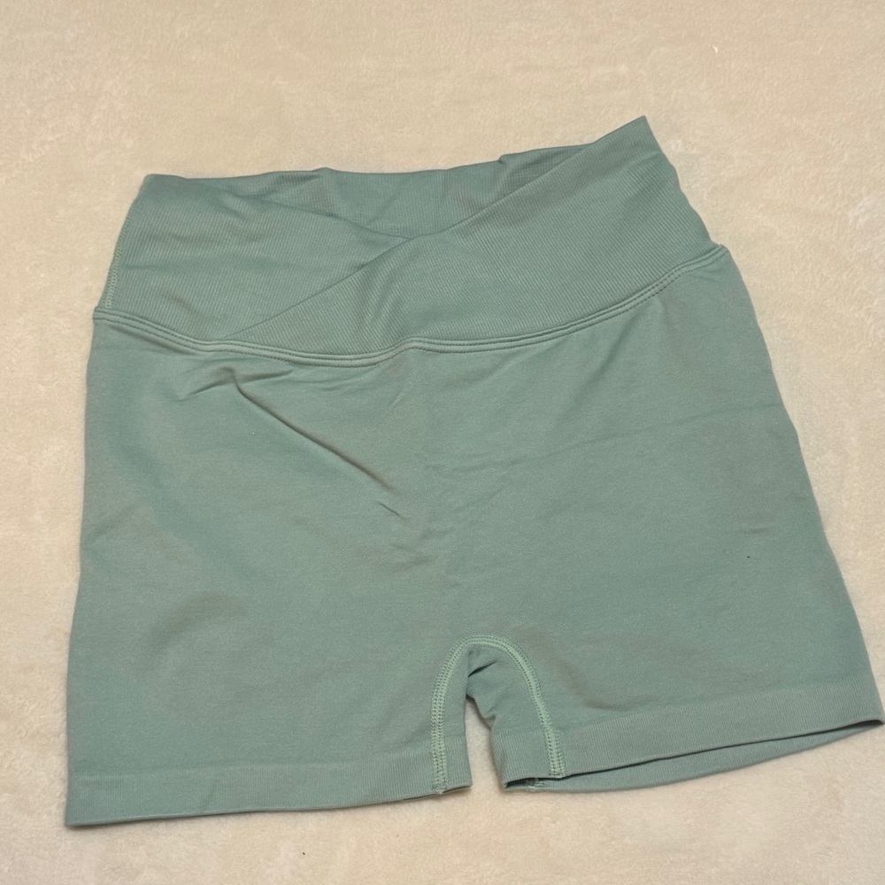 SEAFOAM GYM SHORTS